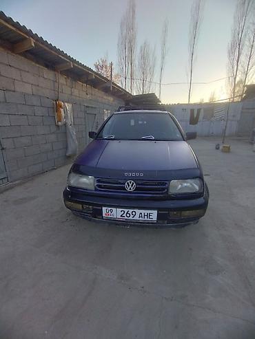 Volkswagen: Volkswagen Vento: 1994 г., 2 л, Ручные, Седан — 12