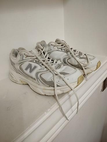 Krossovka ve ketlər: Ölçü: 38, rəng - Ağ, İşlənmiş — 2