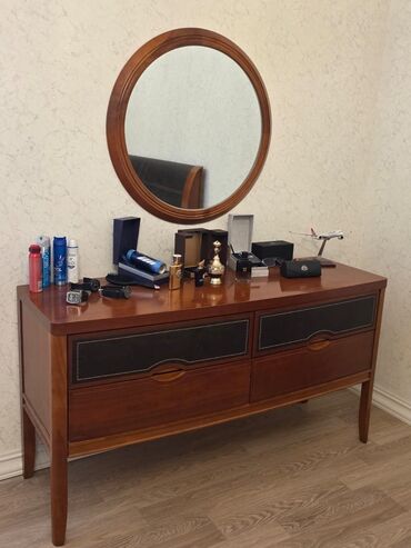 Yataq otağı dəstləri: Yataq otağı mebel dəsti Tərkibi:Taxta - Geniş qarderob: çox bölməli — 3