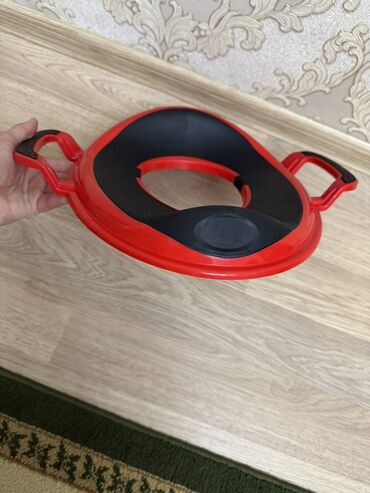 süni ot örtüyü: Uşaq tualet oturacağı (reduktor) - Model: iki tutacaqlı, qırmızı-qara