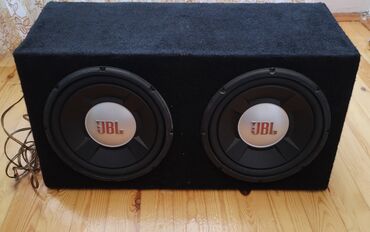 Dinamiklər və sabvuferlər: Avtomobil üçün səs sistemi komplekti - Subwoofer: JBL markalı iki