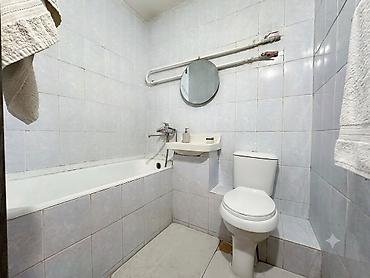 Продажа квартир: 1 комната, 32 м², 10 мкр 104 серия, 1 этаж, Евроремонт — 2