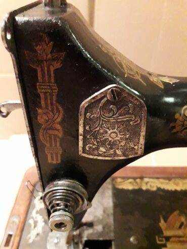 Qədim tikiş maşınları: Qədimi tikiş maşını "Qosşveymaşına" satılır.SSRİ 1923-25 illər.İşlək — 14