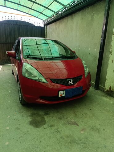 маленькая машина: Honda Jazz: 2008 г., 1.3 л, Вариатор, Бензин, Хэтчбэк