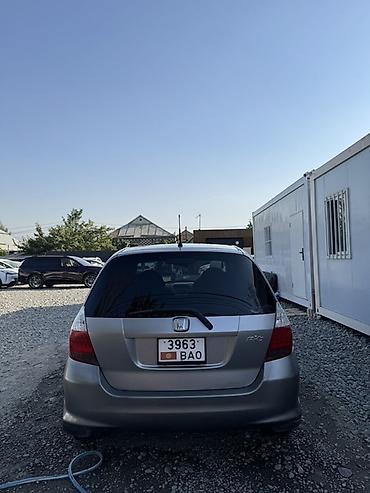 каропка на фит: Honda Fit: 2005 г., 1.3 л, Автомат, Бензин, Хэтчбэк — 2