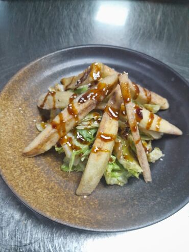 Aşpazlar: Soyuq ve isti bolumun ashbaziyam. 10 ilden cox tecrubem var. Shadliq — 3