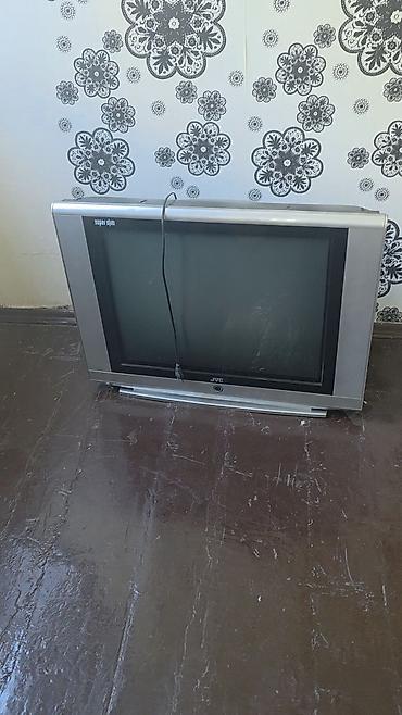 tesla tv: JVC “Super Slim” kineskop televizor - Markası/modeli: JVC, ön paneldə — 1