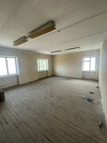 продаю дом жайылский районе: Сдаю Офис, 300 м², В административном здании