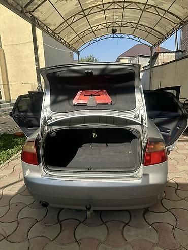 машина старый: Audi A4: 2003 г., 2 л, Механика, Бензин, Седан — 3