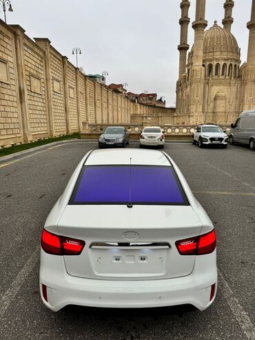 maşın buferi: Kia Forte: 1.6 l | 2009 il Sedan