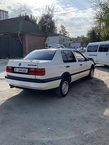 Volkswagen: Volkswagen Vento: 1993 г., 2 л, Механика, Бензин, Седан — 4