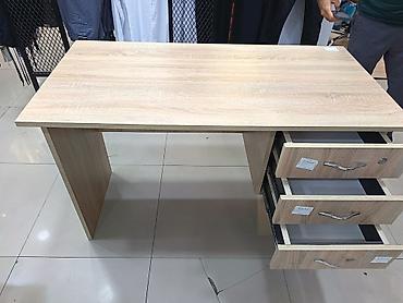 3 d rucka: 3 siyirməli masa satılır. 1-ci növ laminantdan hazırlanıb. Bir — 3