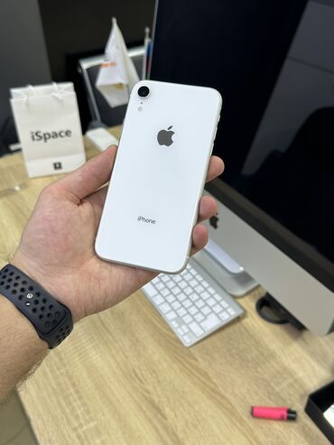 mobile: IPhone Xr