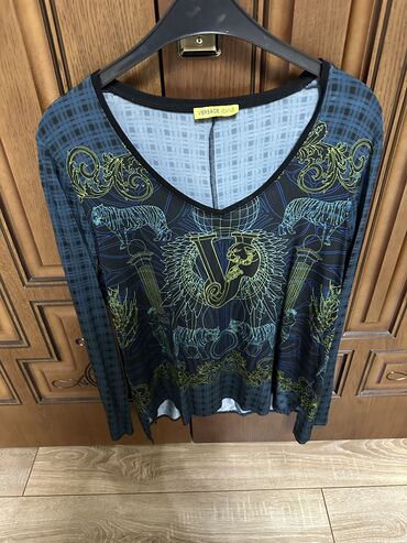 Köynək və bluzalar: 10 azn . Razmer S/M — 15