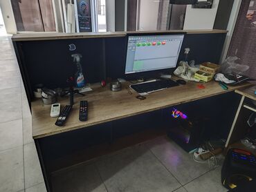 Video oyunlar üçün aksesuarlar: PC və Logitech sükan konsol satılır. Qeyd olunan qiymət 1 dəst üçün — 2