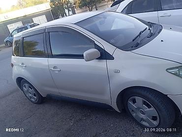 Унаа сатуу: Toyota Ist: 2003 г., 1.3 л, Автомат, Бензин — 2