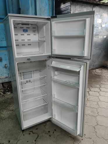 холодильник no frost: Холодильник Hitachi, Б/у, Двухкамерный, No frost