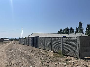 Продажа коттеджей и домов: ТЕЗ АРАДА ЧОН САРЫ ОЙДОН УЙ-КОТТЕДЖ САТЫЛАТ.СУУ,СВЕТ,КЫЗЫЛ КИТЕП БАР.5 — 2