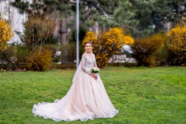 Свадебные платья: Продается срочно !! 🥰 💎Очаровательное платье 💎с двухметровым шлейфом