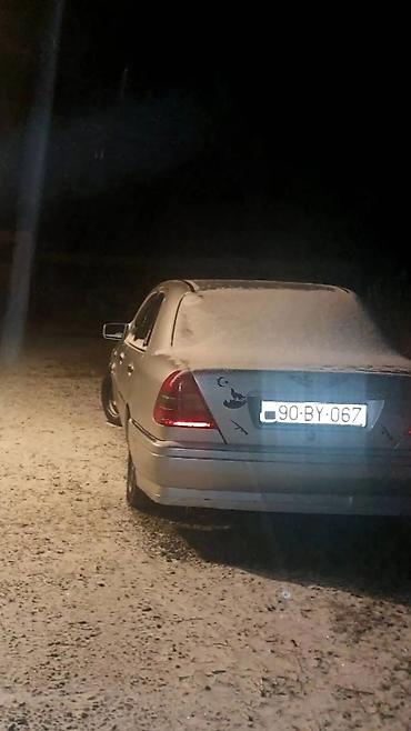 mercedes oturacaqları: Mercedes-Benz 220: 2.2 l | 1995 il Sedan — 7