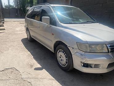 1999: Mitsubishi Space Wagon: 1999 г., 2.4 л, Автомат, Бензин, Универсал — 4