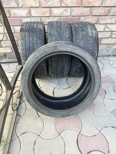 Шины: Продаю Летние шины БУ качественные! Размер 275/35/20 в отличном