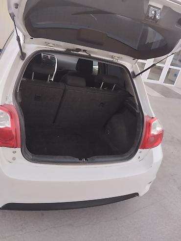 auris: Toyota Auris: 2010 г., 1.4 л, Механика, Дизель, Хэтчбэк — 3