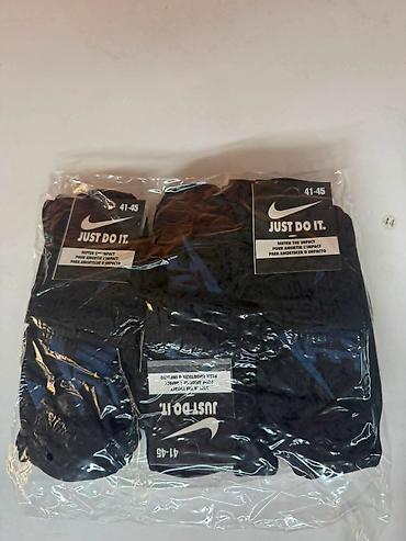 pull and bear komplet: Muške čarape od 41 do 46 veličine 1 pakovanje ima 12 pari . 1 — 3