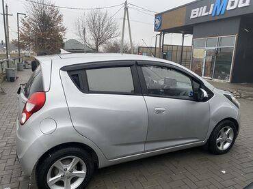 Chevrolet: Chevrolet Spark: 2015 г., 1.2 л, Автомат, Бензин, Хэтчбэк — 4