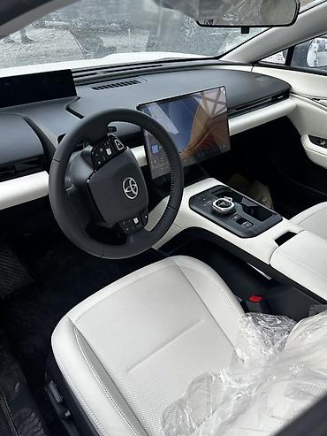 Продажа авто: Toyota bZ3: 2026 г., Автомат, Электромобиль, Седан — 4