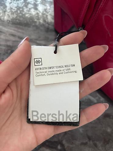 botlar: Bershka qadın botları - Rəng: parlaq qırmızı (lak effektli) - — 3