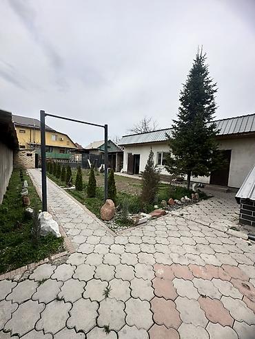 Продажа коттеджей и домов: Кирпичный двухэтажный дом с благоустроенным двором. Основные — 3