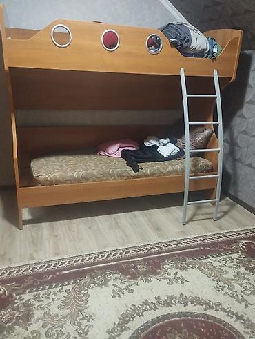 bunk bed: Двухъярусная кровать с верхним и нижним спальным местом. - Материал — 3