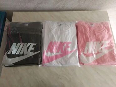 crno bela majica: Nike, L (EU 40), Pamuk, bоја - Crna