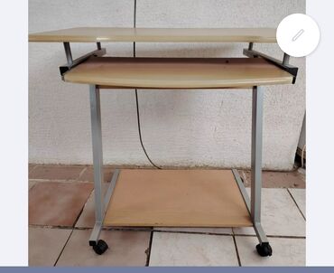 stolic za sminkanje: Desks, Rectangle, Plywood, Used