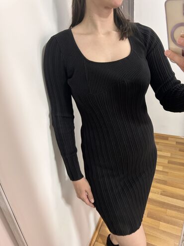 zimska haljina bez rukava: Calvin Klein M (EU 38), color - Black, Other style, Long sleeves