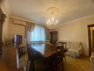 Bakı, Yasamal, 4 otaqlı, Köhnə tikili, m. İnşaatçılar, 105 kv. m