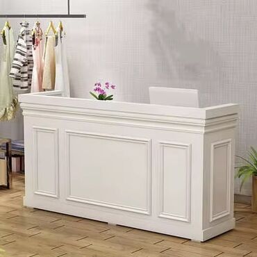 biocos kremi aptek: Ağ rəngli resepsiyon/qarşılama stolu - Klassik panelli dizayn