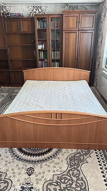 каракол мебель: Спальный гарнитур, Б/у, Двуспальная кровать, Шкаф, Комод, Дерево, Самовывоз — 2
