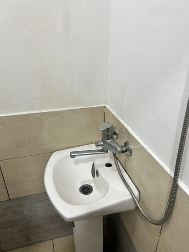 Otaqların uzunmüddətli kirayəsi: 1 otali qaz,isiq,su ve internet pulsuz Merdekan bravoya ayaqla 5 deq -da lalafo.az — 8 Otaqların uzunmüddətli kirayəsi: 1 otali qaz,isiq,su ve internet pulsuz Merdekan bravoya ayaqla 5 deq — 8