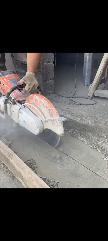 Beton işləri: Beton kesimi deşimi qapı pencere yerlerinin açilması genişlendirilmesi