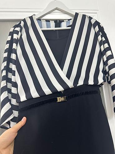 Повседневные платья: Продаю классные платья, размер 42-44, в идеальном состоянии, носила — 5