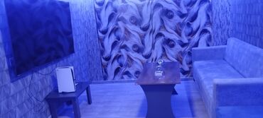 Otaqların uzunmüddətli kirayəsi: PlayStation oyun otağı kirayəsi / saatlıq istifadə üçün hazır məkan - — 1