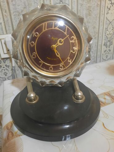 Əntik saat mayak