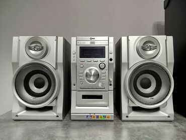 музыкальный центр technic: Продаю недорого LG музыкальный центр есть AUX есть и другие муз