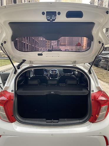 Chevrolet: Chevrolet Spark: 2019 г., 1 л, Вариатор, Бензин, Хэтчбэк — 4