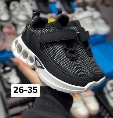 Patike: 02. Dečije patike – veličine: - 20–25 (model 1–3) - 21–25 (model 4) — 8