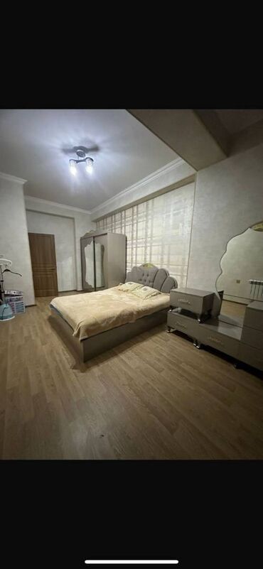 Uzunmüddətli kirayə mənzillər: 28 May metrosu TRİUM Palace-da mənzil kirayə verilir. Mərtəbə 17/5 — 2