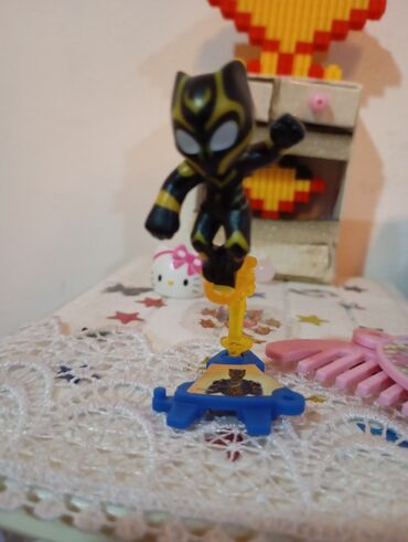 oyuncaq satisi: Kinder Marvel seriası satılır