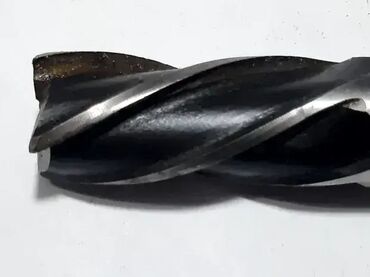 Glodala: Glodalo cetvoropero 20mm osteceno, levi smer Glodalo je koristeno u — 8